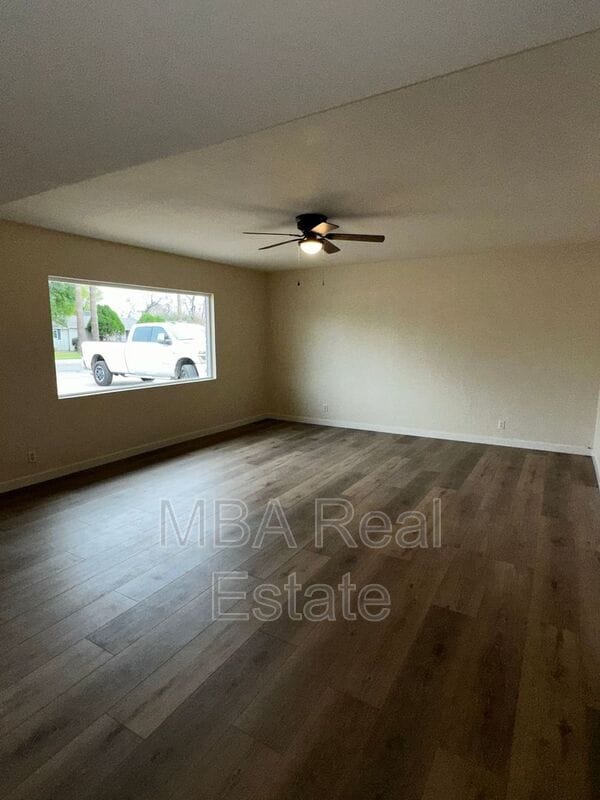 Building Photo - 660 W Erie St