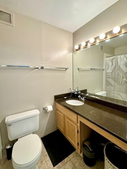 Building Photo - 200 N Dearborn St