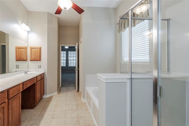 Building Photo - 8626 Davis Dr