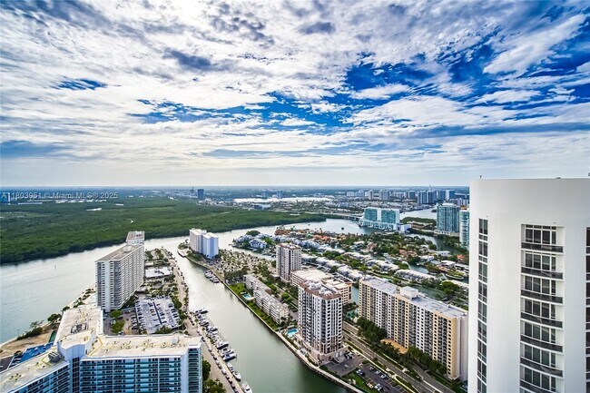 Building Photo - 15701 Collins Ave