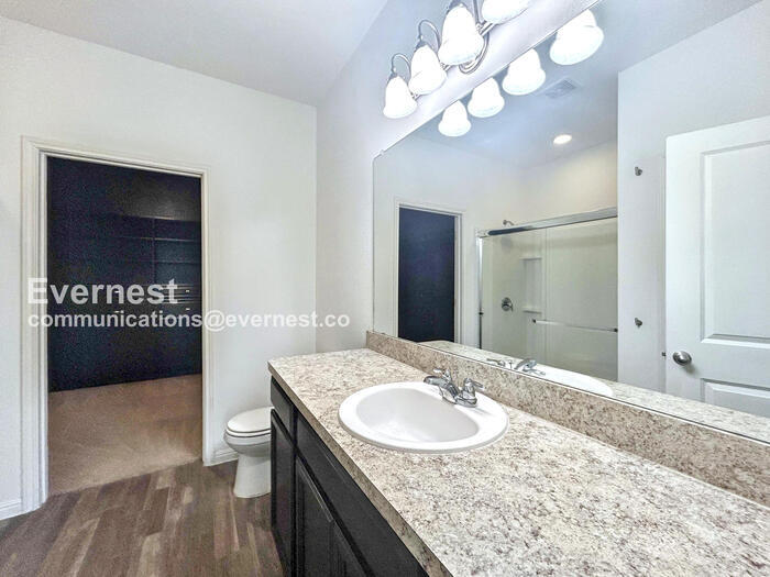 Building Photo - 400 Seneca Loop