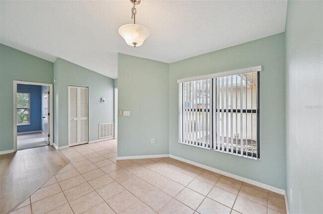 Building Photo - 227 Southampton Dr