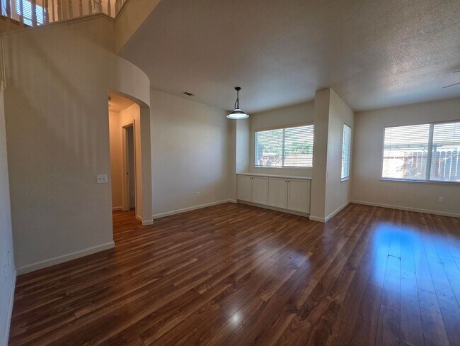 Building Photo - 4 bedroom in north Turlock!