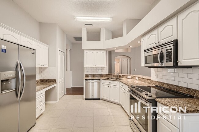 Building Photo - 557 Lake Cypress Cir