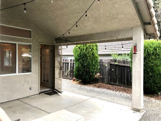 Building Photo - Beautiful 3 bedroom/ 2 bath home in Citrus...