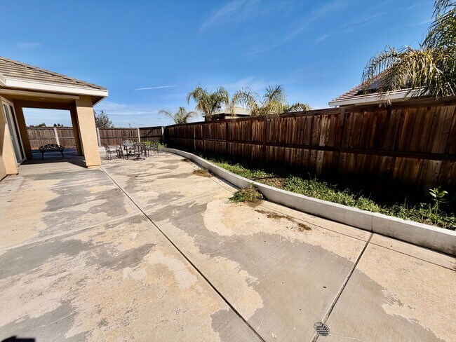 Building Photo - Vacaville 4 Bed | 3 Bath | Single-Story | 2,490 SF | Built in 2021