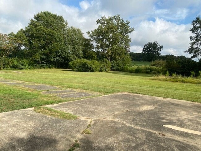 Building Photo - 819 Old Smith Chapel Rd