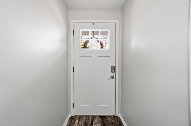 Building Photo - 315 Western Ave