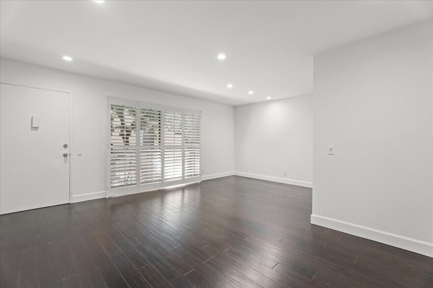 living room - 2311 4th St