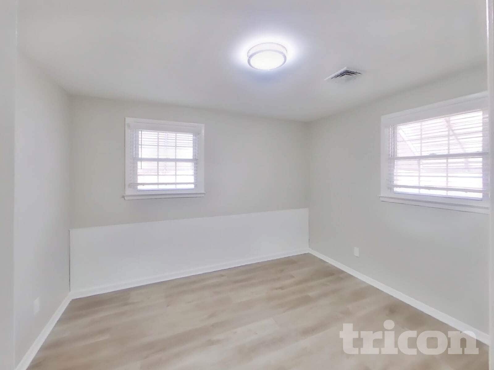 Building Photo - 2840 Mt Vernon Ave