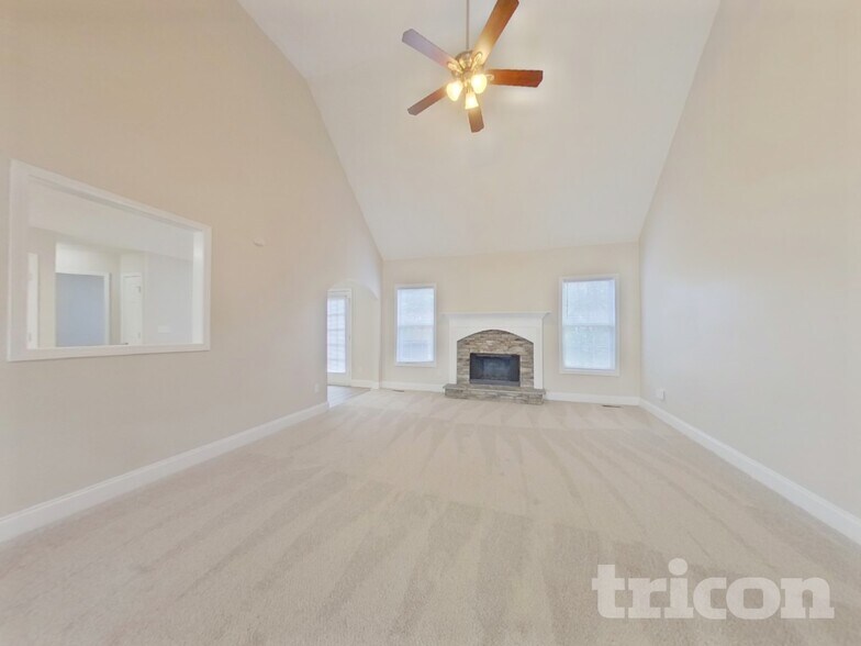 Building Photo - 718 Creekridge Ct