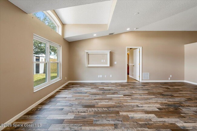 Building Photo - 2667 Deercroft Dr