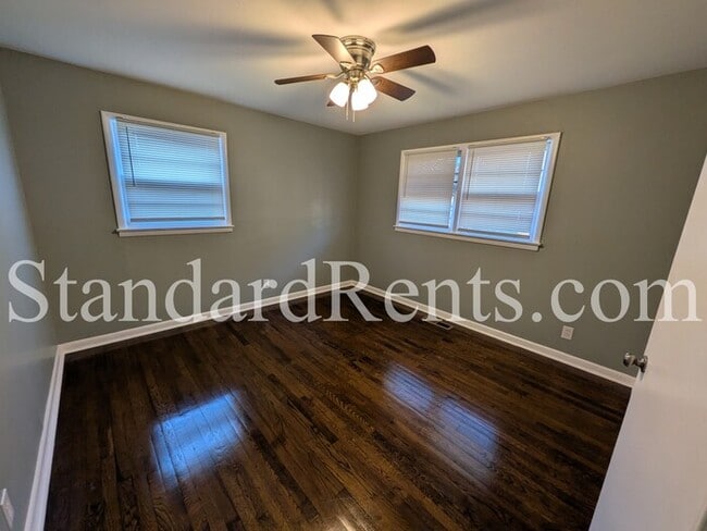 Building Photo - 129 Long Dr SW