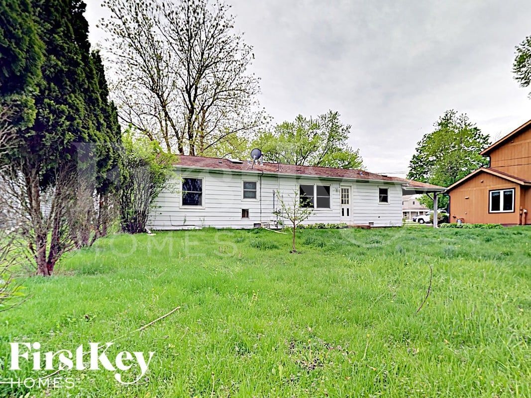 Building Photo - 786 N Shore Dr