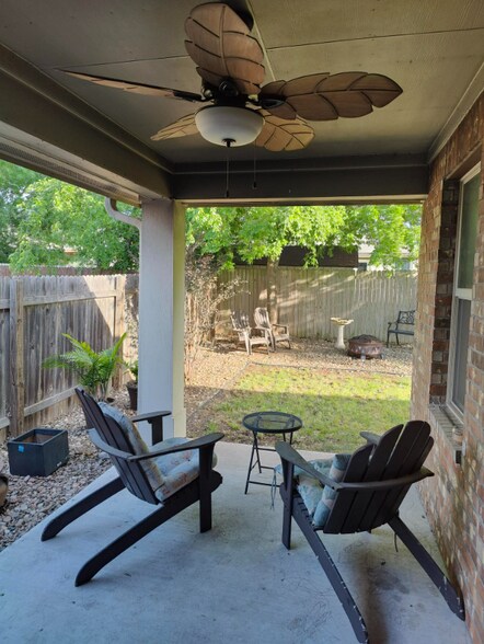 Building Photo - 528 S Brook Dr