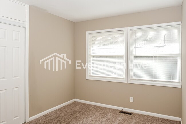 Building Photo - 3524 Flamingo Rd SW