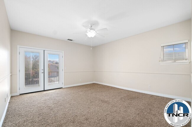Building Photo - Gorgeous 4 Bedroom | 3.5 Bath