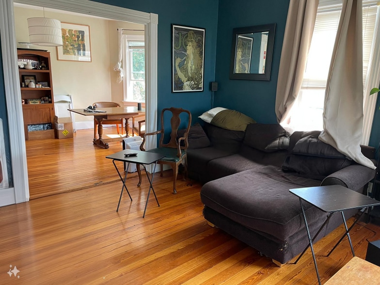 Primary Photo - 6 Ellery St