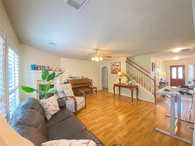 Building Photo - 3407 Beacon Hill Dr