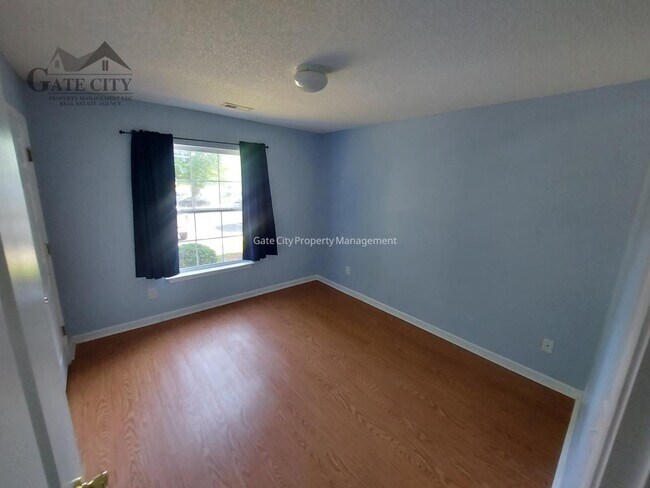 Building Photo - 905 Hanahan Ct