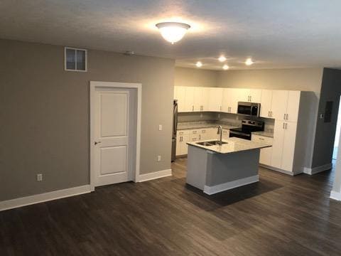 Building Photo - 3212 Brookside Dr
