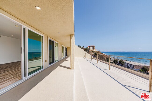 Building Photo - 18055 Coastline Dr