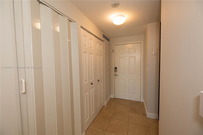 Building Photo - 50 Menores Ave