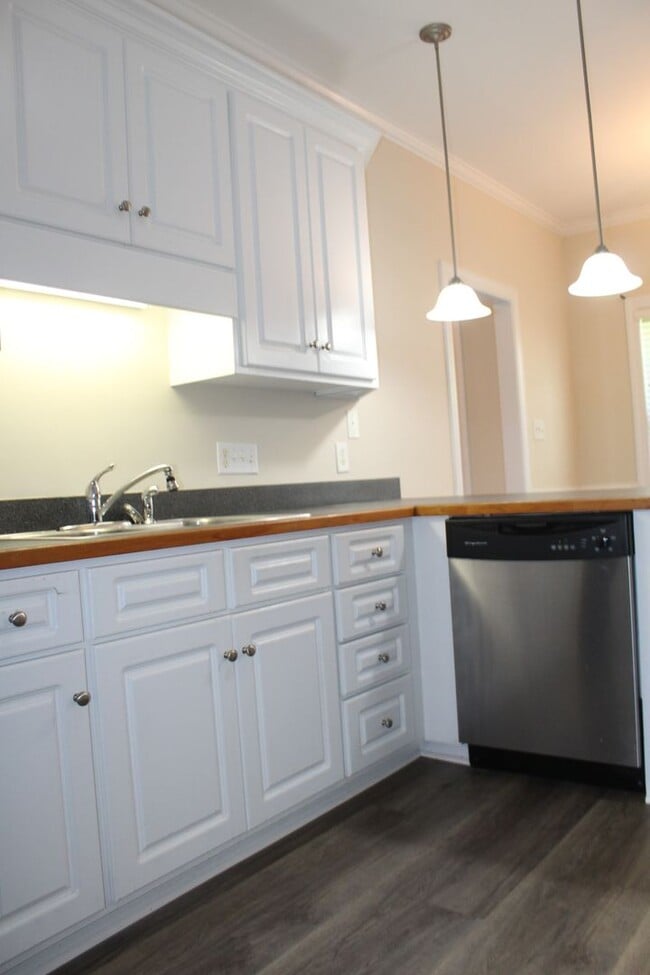 Building Photo - Dogwood Estates