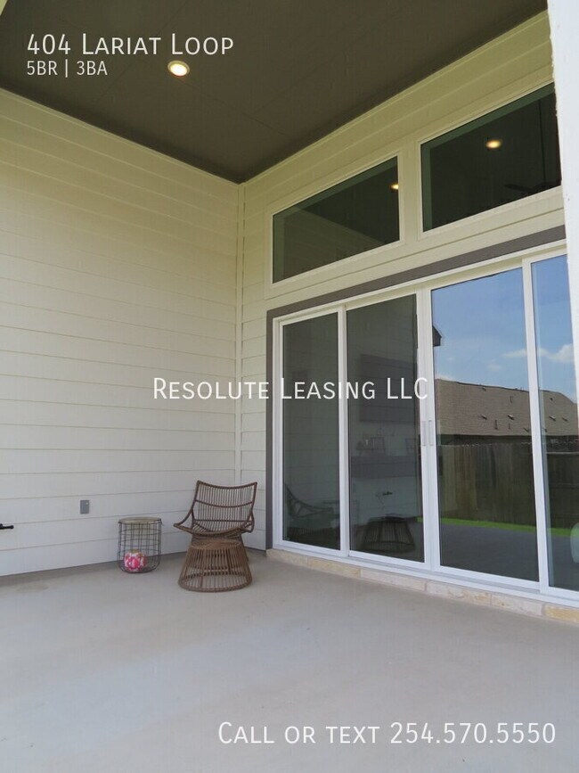 Building Photo - 404 Lariat Lp