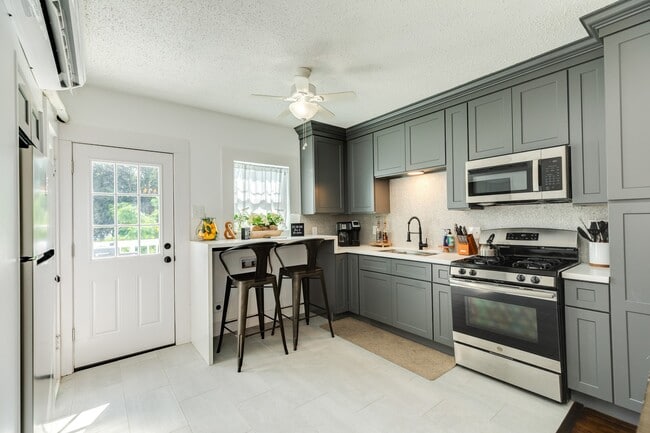 Building Photo - 4417 Avenue R