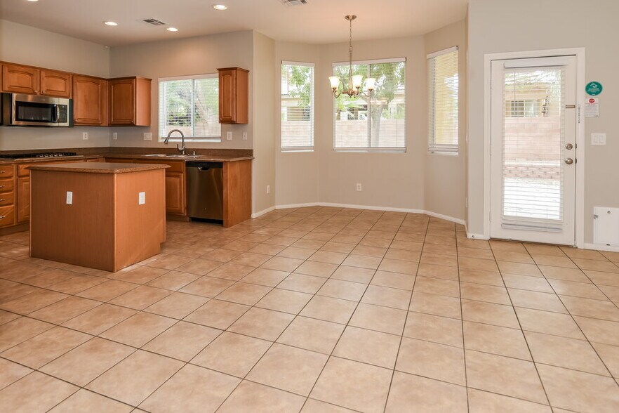 Building Photo - 5781 Magini Ave