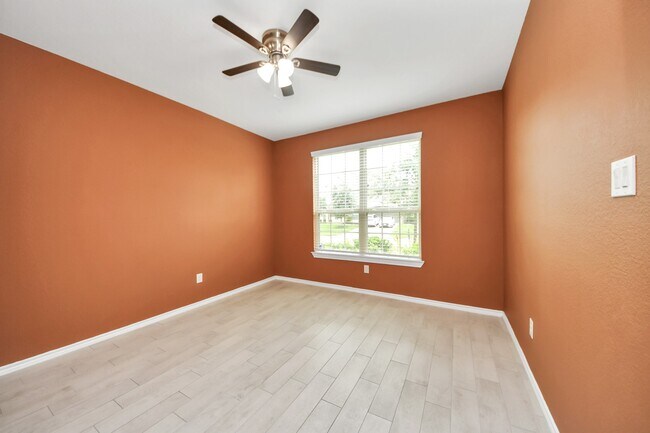 Building Photo - 28215 Shorecrest Ln