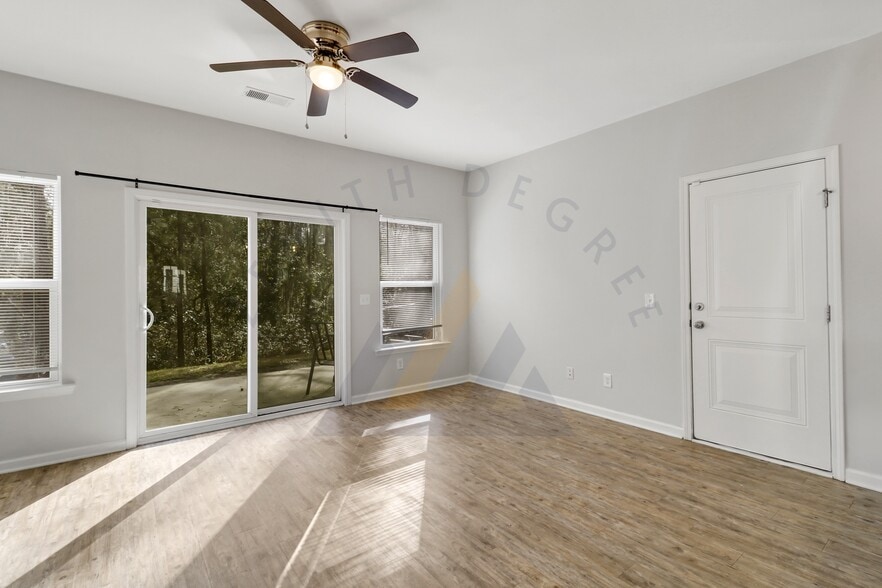 Building Photo - 206 Plumgrass Way