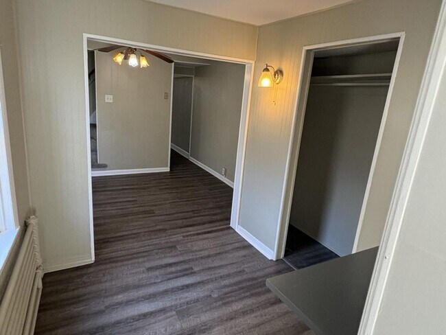 Building Photo - 457 N Pitt St