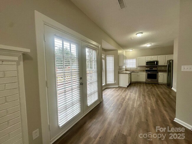 Building Photo - 13809 Stephendale Dr