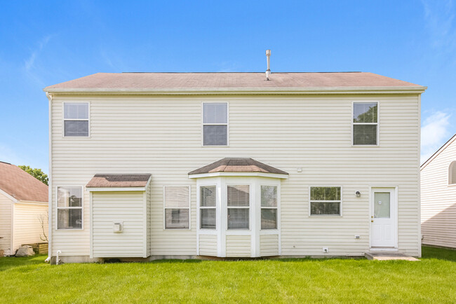 Building Photo - Large home with finished basement in Fishers!