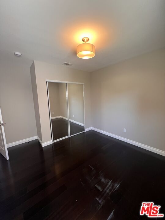 Building Photo - 7865 Bleriot Ave