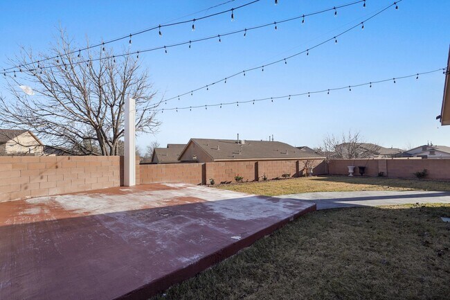 Building Photo - House For Rent | 4-Bed 2-Bath | 2-Car Garage | Rio Rancho SE | Large Backyard |