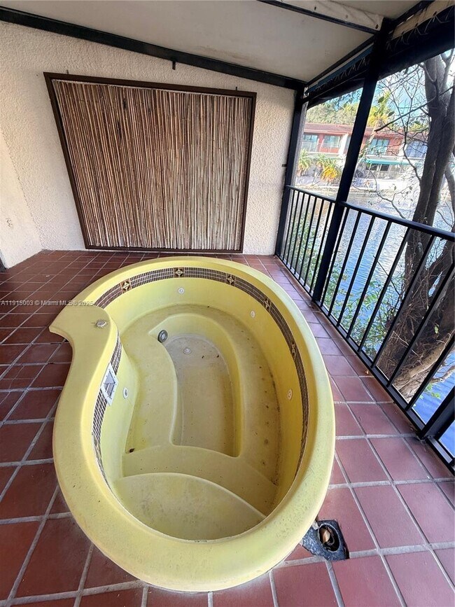 Building Photo - 15315 Loch Isle Dr W