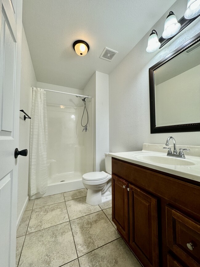 Walk in shower! - 600 Petros Ave