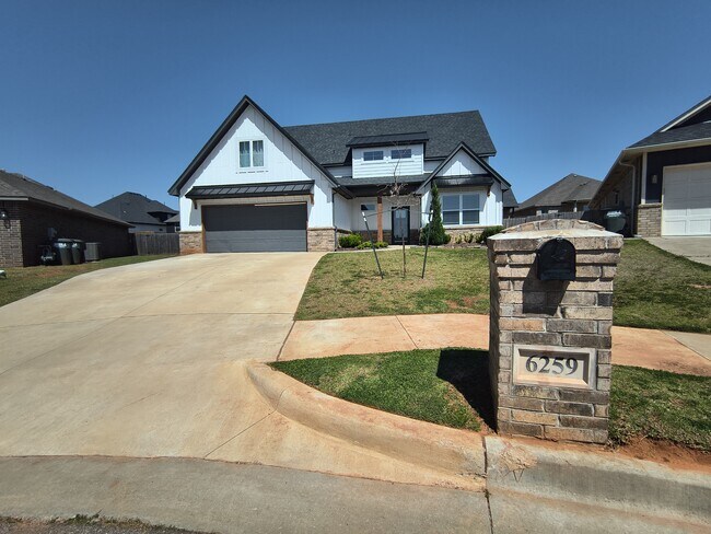 Building Photo - 6259 NW 178th Cir