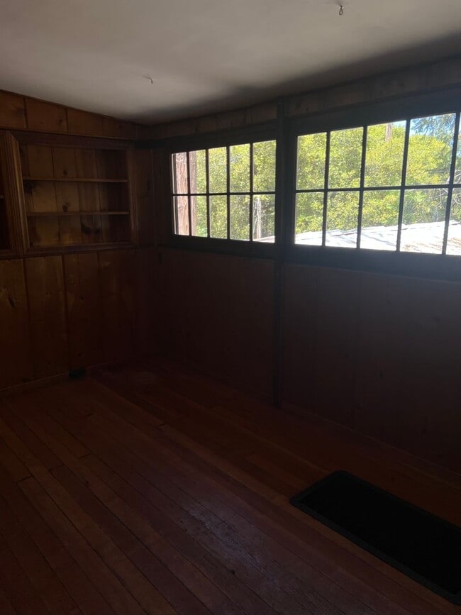 Building Photo - River Pines Home
