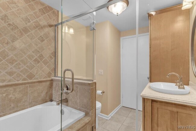 Building Photo - 116 Segsbury Rd