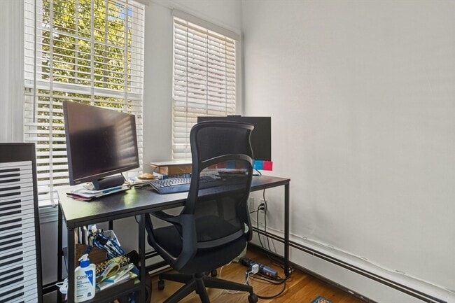 Building Photo - 171 Brooks St