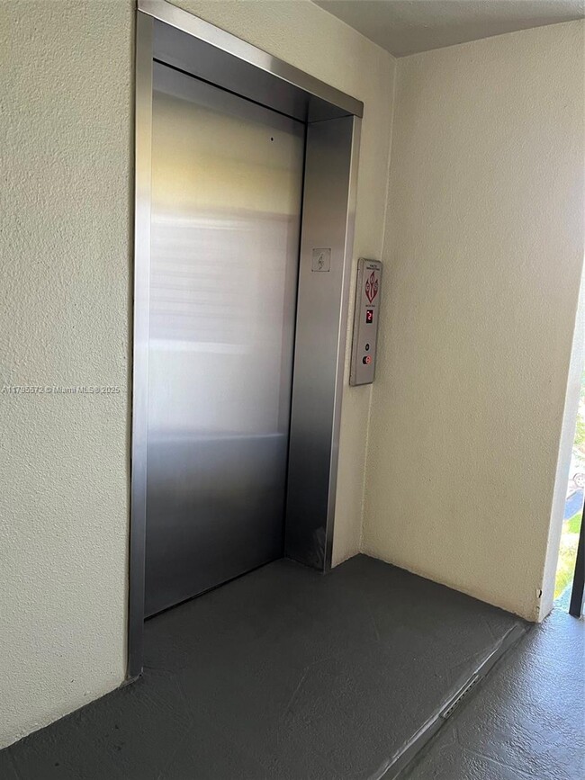 Building Photo - 13250 SW 7th Ct