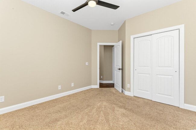 Building Photo - 1592 Buckingham Ave