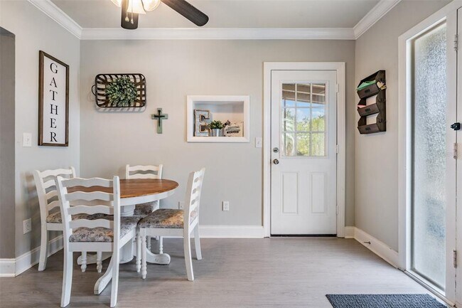 Building Photo - 6985 Merrick Ln