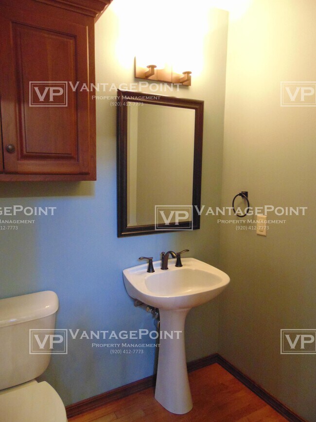 Building Photo - 1482 Parkway Dr