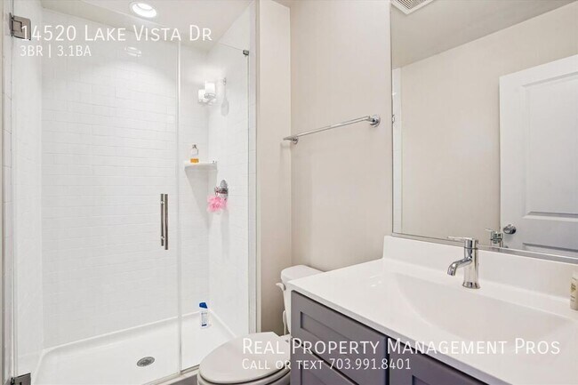 Building Photo - 14520 Lake Vista Dr