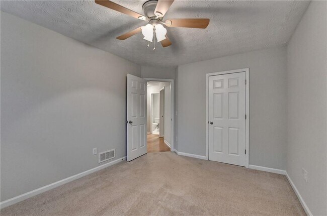 Building Photo - 310 Andrew Ridge Dr